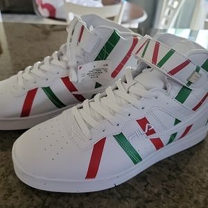 Fila hightop 9.5 men white green red 1fm01748-124.Brand new, never worn. No box